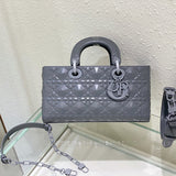 Side profile of polished modern women's handbag – women's premium purse
