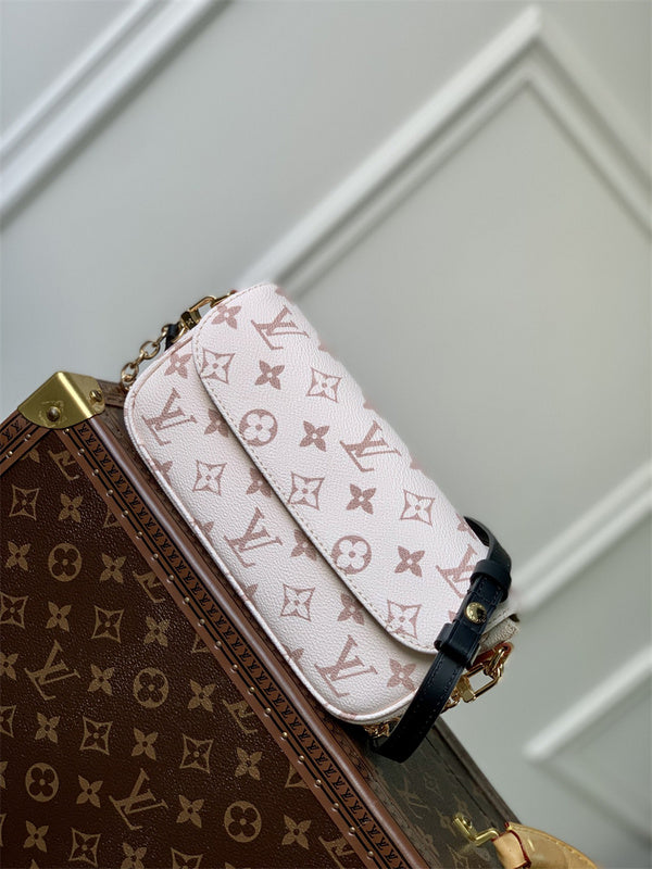  handbag close-up of hardware and finish