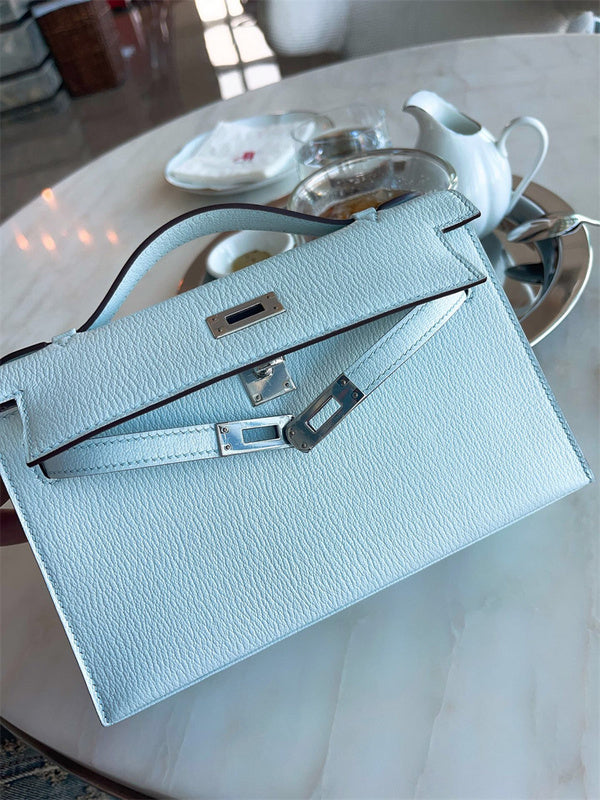  carryall bag interior and compartment view 9