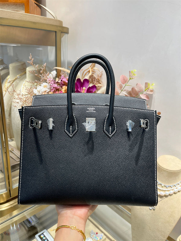  shopper bag interior and compartment view