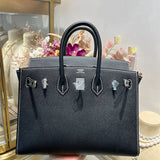  shopper bag interior and compartment view