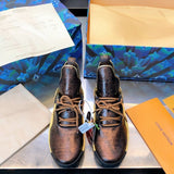Full silhouette view of Louis Vuitton luxury piece style No.142