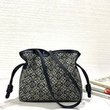 Ziva's Charm handbag – close-up view (23.5cm*18cm*9cm)