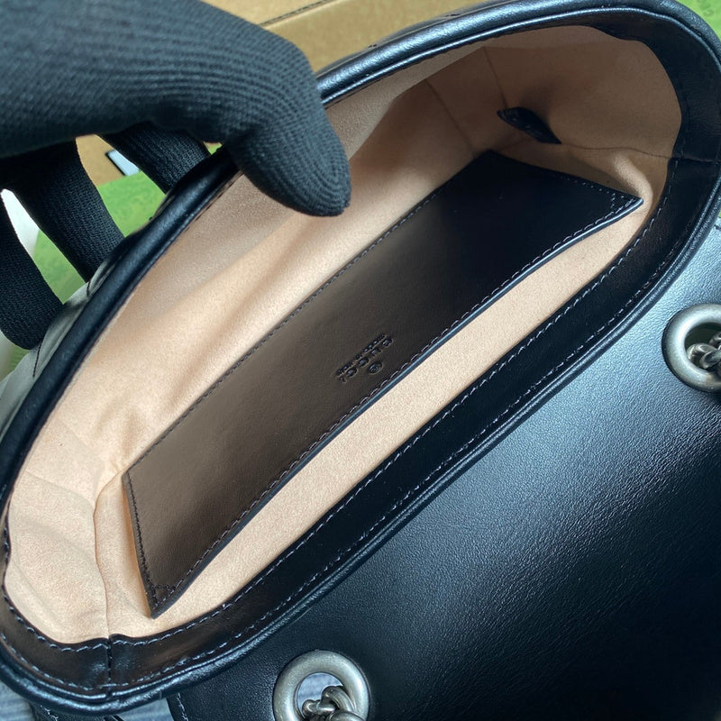 Side profile of classic modern women's handbag – women's designer-style accessory