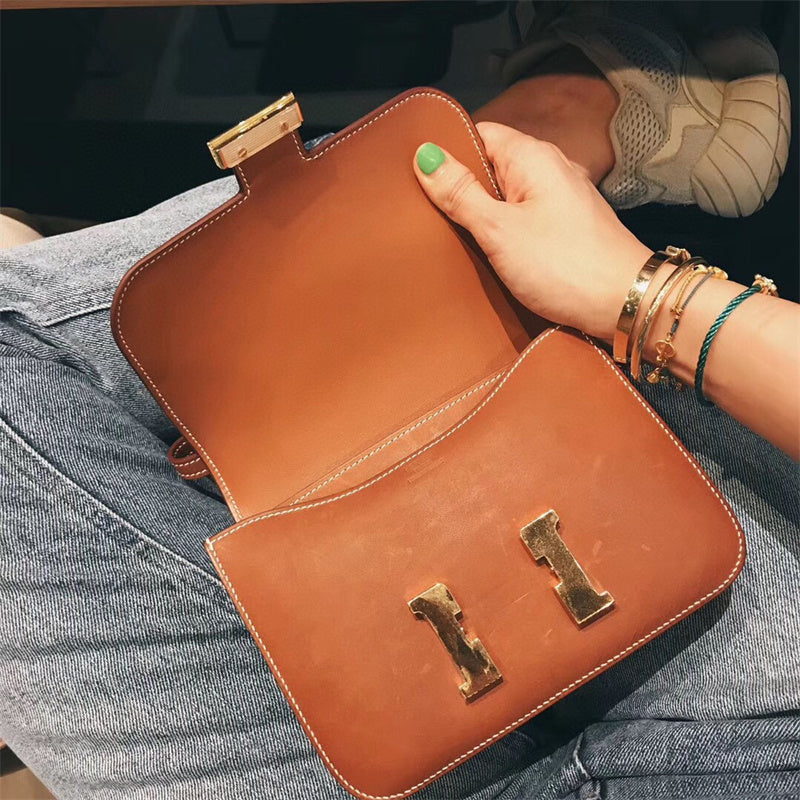  satchel interior and compartment view 9