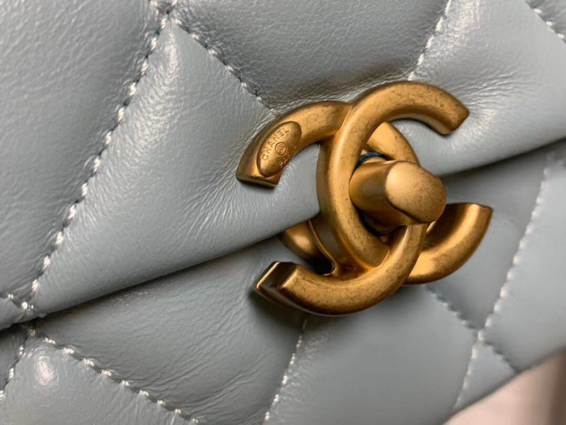  women's handbag, mid design, view 4