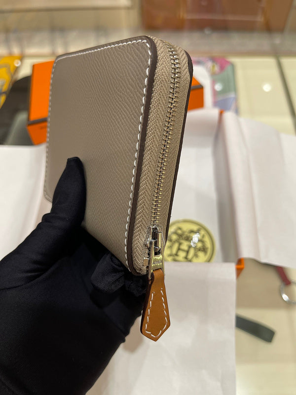 Interior view of fluid premium bag
