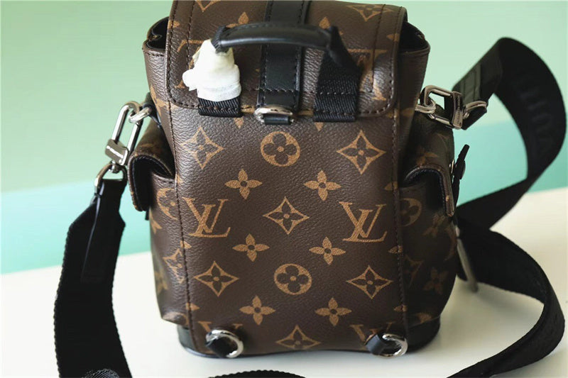  versatile carryall bag styled with outfit 18