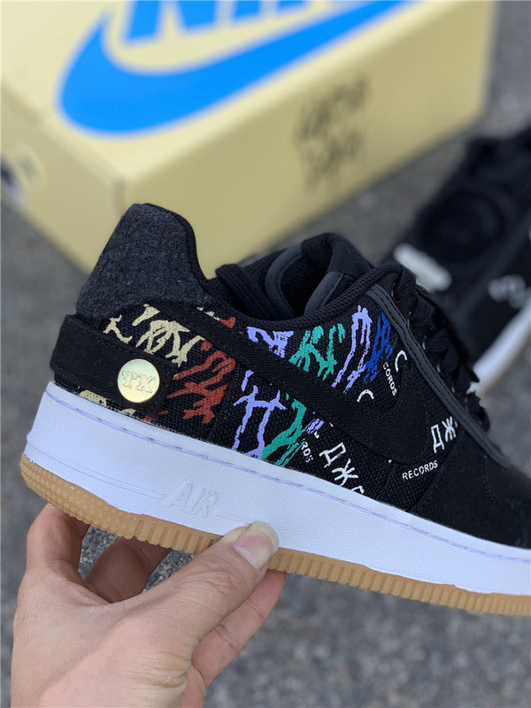 Nike Men's & Women's Designer Street Sneakers — Style 002 hardware detail