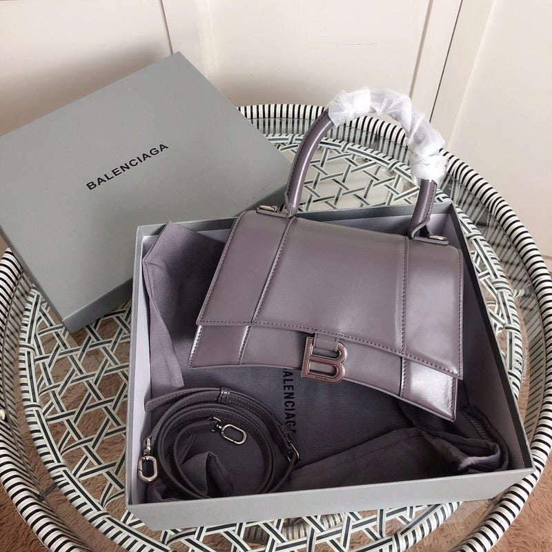 Front view of premium classic women's handbag – women's premium purse