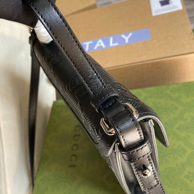 Handle and strap detail of sleek premium women's handbag – women's designer-style accessory