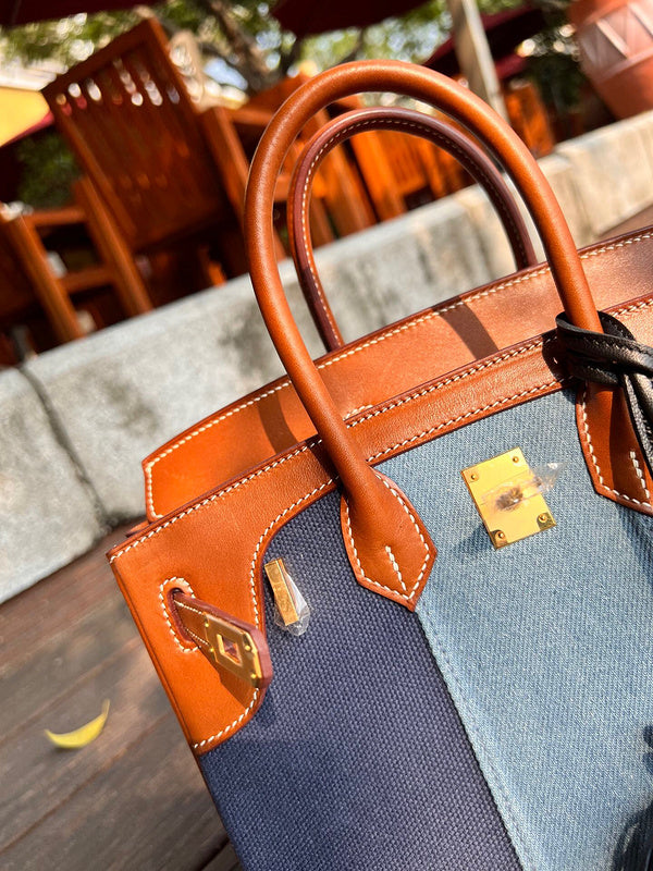 Interior view of sculpted premium bag