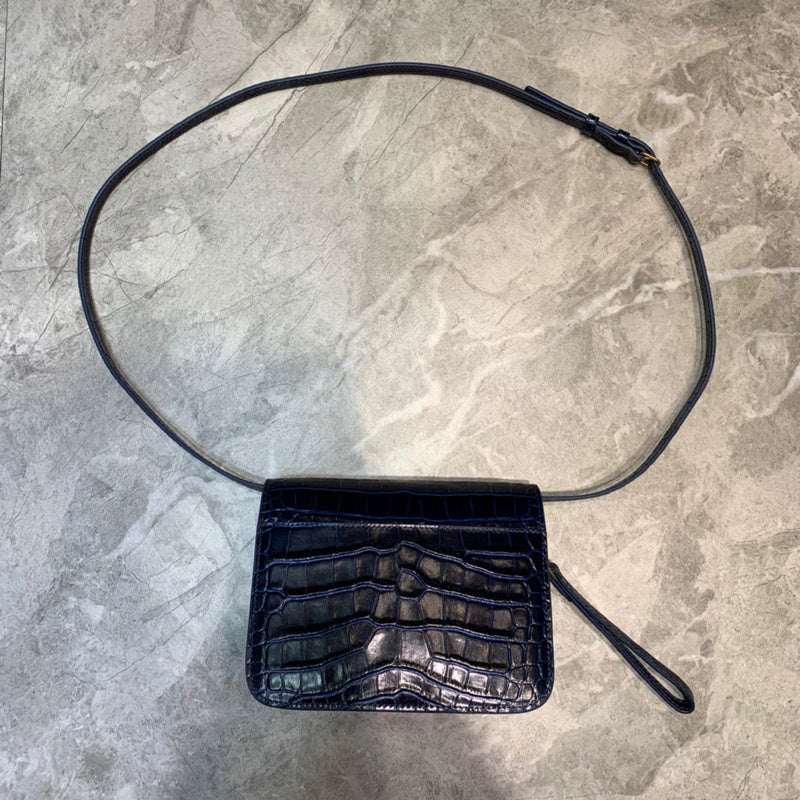 Classic Premium PU Leather Handbag - Polished Finish | Women's Fashion Handbag #709 - close-up detail shot (image 3) of designer-inspired handbag