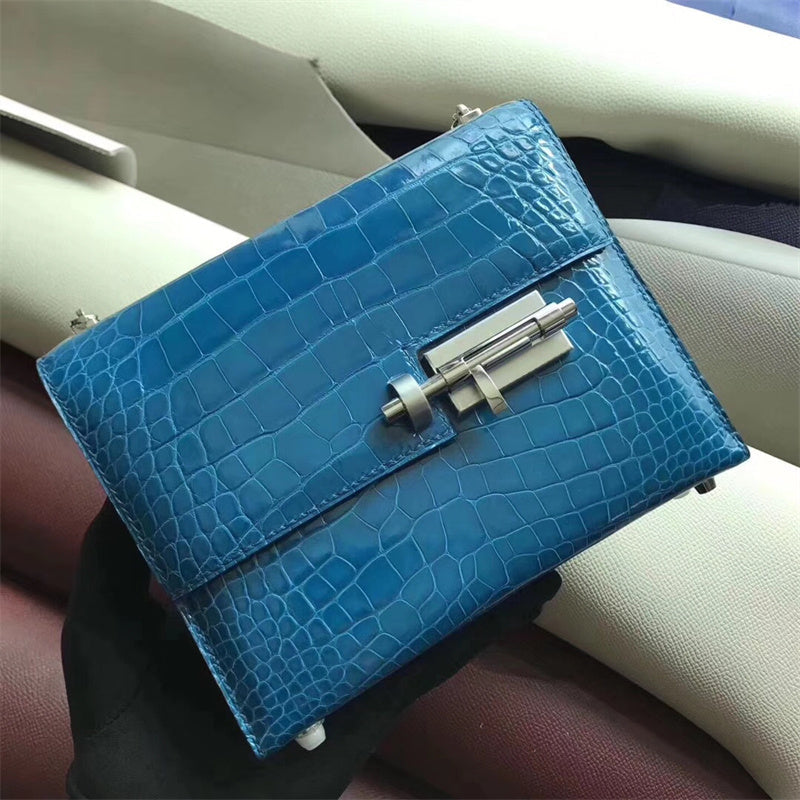  crossbody bag interior and compartment view 33