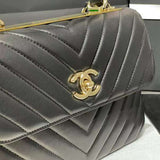 Zivas Charm Sleek Silhouette Luxury Handbag (Structured Everyday Essential) – Styled Look