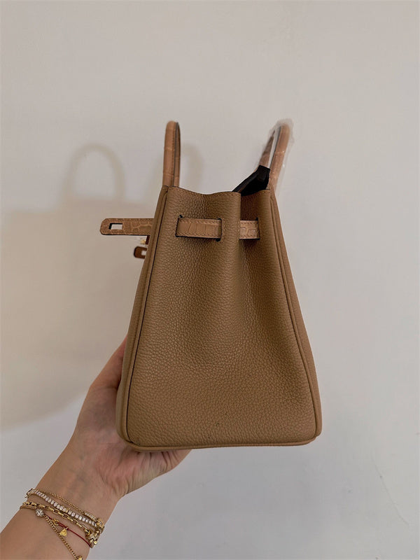  effortless crossbody bag detail view showing craftsmanship 8