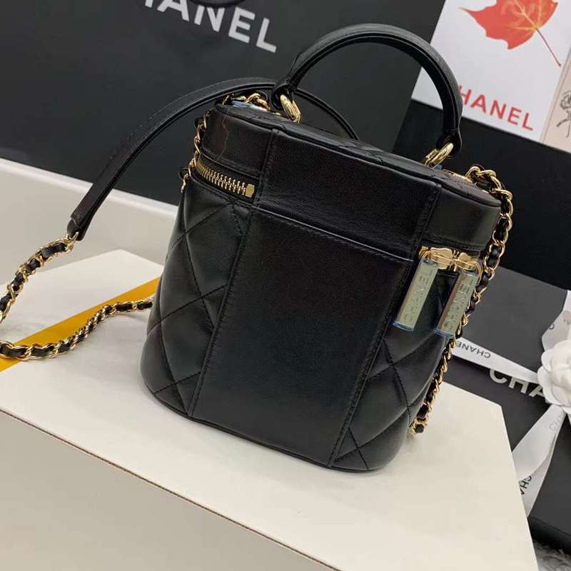 Zivas Charm Modern Edge Luxury Handbag (Signature Shape & Finish) – Close-Up Detail