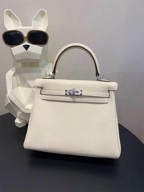  Effortless top-handle bag front view