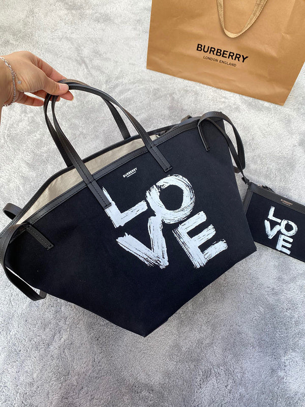 Ziva's Charm handbag – front view (one versatile size)