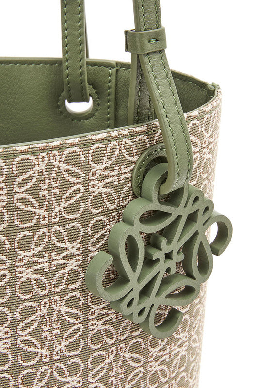Ziva's Charm handbag – side angle view (26cm*21cm*10cm)