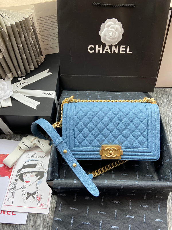  women's handbag, mid design, view 1