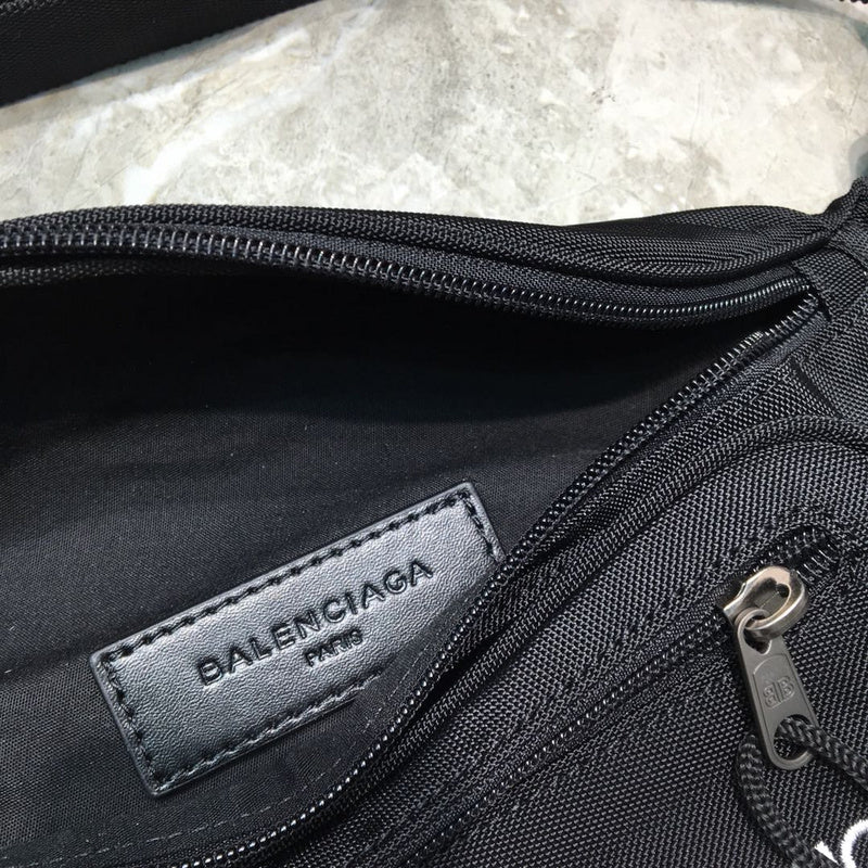 Timeless Premium PU Leather Handbag - Statement Silhouette | Women's Fashion Handbag #253 - close-up detail shot (image 3) of designer-inspired handbag