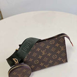 Handle and strap detail of refined structured women's handbag – women's designer-style accessory