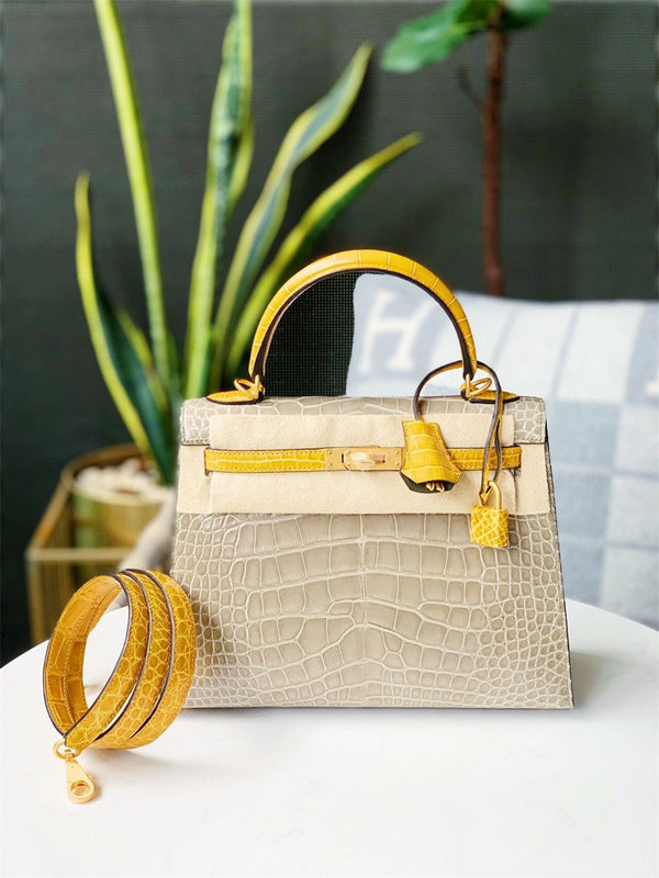  Everyday structured bag front view