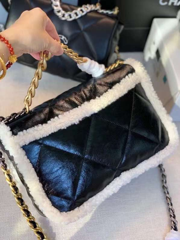  spacious purse view 3