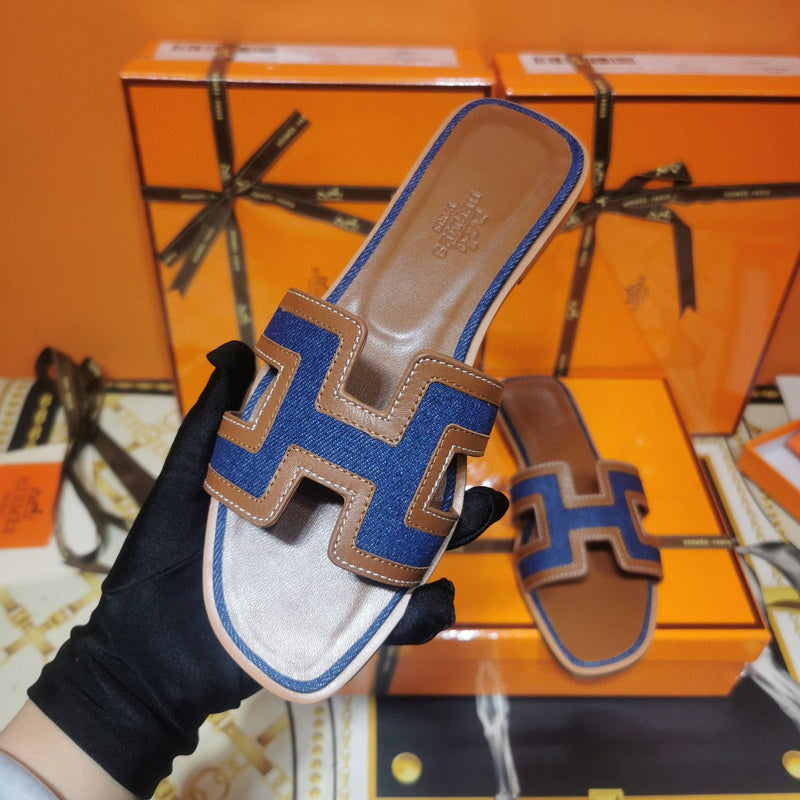 Hermès Beige Slide Sandals - Front View