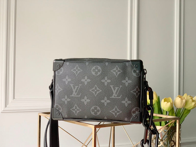 Close-up detail of premium structured women's handbag – women's luxury accessory