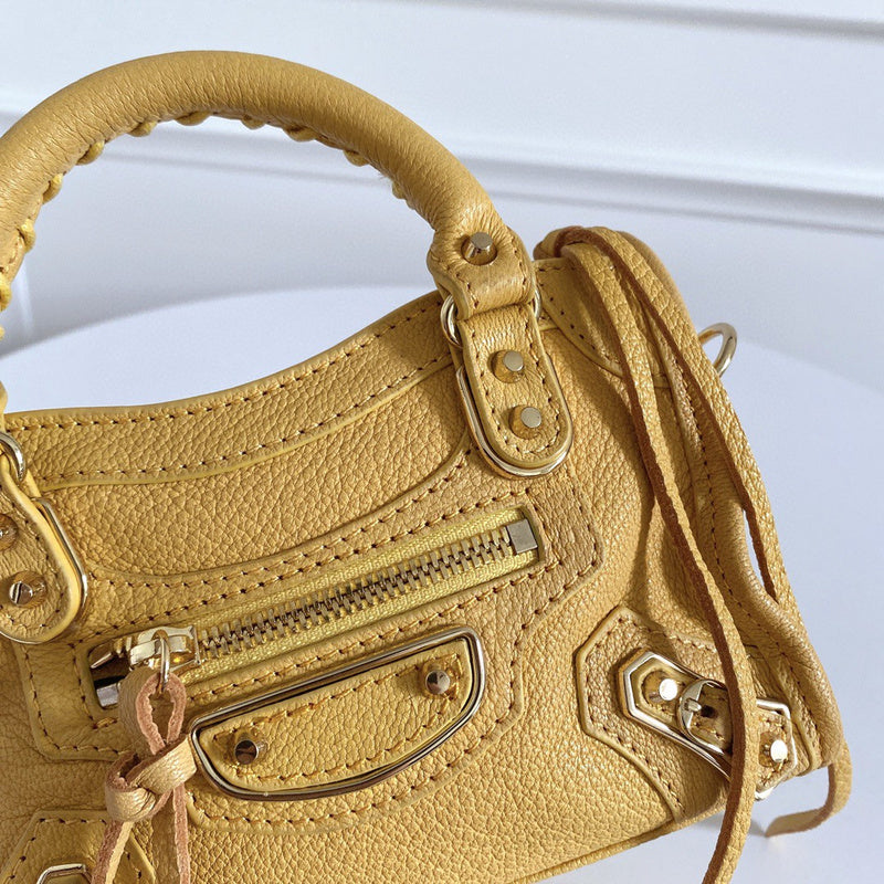 Zivas Charm Timeless Appeal Statement Handbag (Statement-Ready Design) – Styled Look