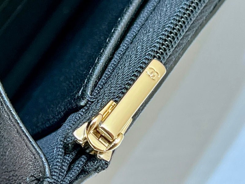  women's handbag, mid design, view 6