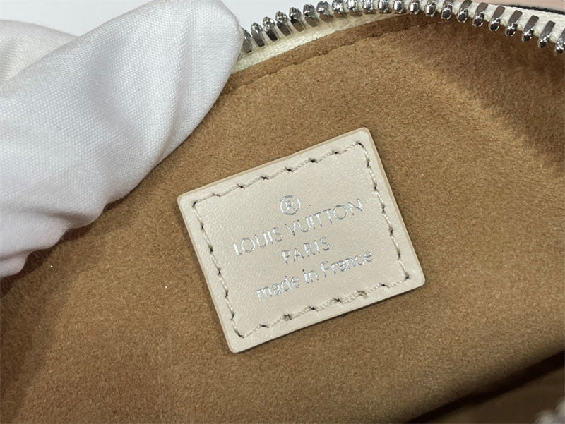  Refined top-handle bag front view 25