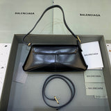 Zivas Charm Refined Structure Statement Handbag (Thoughtfully Structured Design) – Detail View