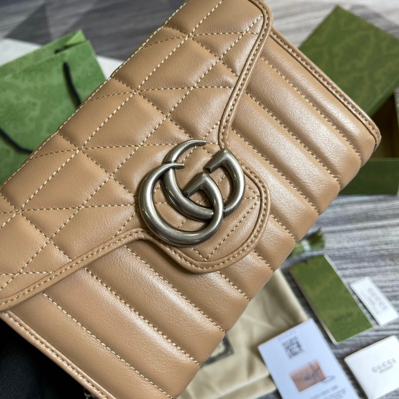 Handle and strap detail of sleek structured women's handbag – women's premium purse