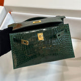  smart carryall bag detail view showing craftsmanship 26