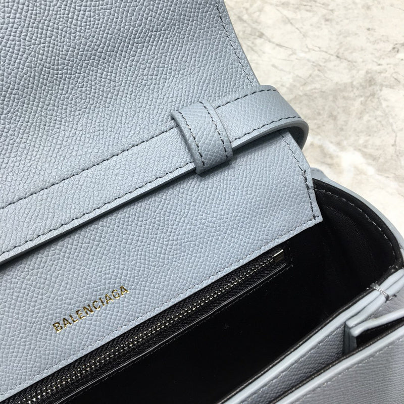 Elegant Premium PU Leather Handbag - Statement Silhouette | Women's Everyday Carry Handbag #816 - texture close-up (image 9) of designer-inspired handbag