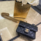 Zivas Charm Sleek Silhouette Designer Handbag (Modern Wardrobe Staple) – Detail View