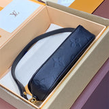  Smart crossbody bag carried on shoulder 34
