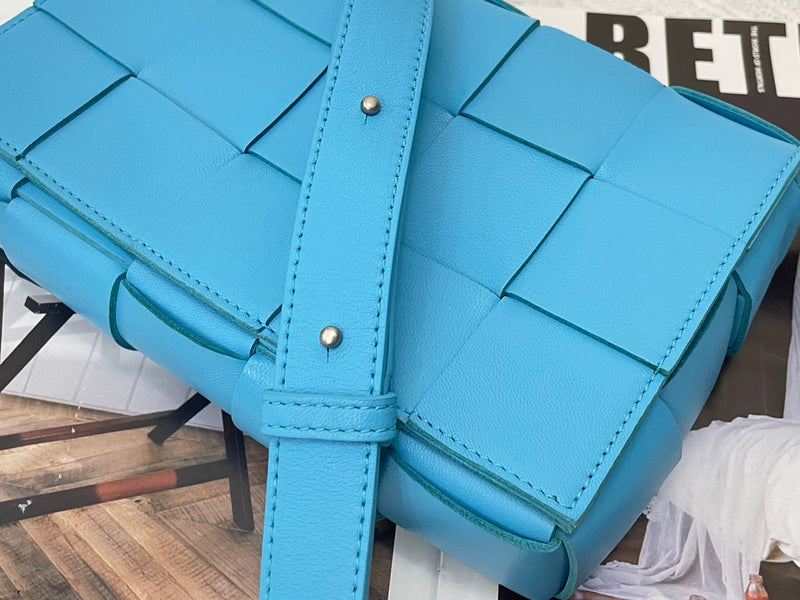 Bold Premium PU Leather Handbag - Polished Finish | Women's Luxury Handbag #1621 - hardware and detail close-up (image 5) of designer-inspired handbag