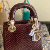 Handle and strap detail of everyday-luxe structured women's handbag – women's everyday handbag