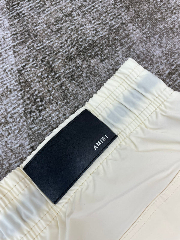 Full silhouette view of Amiri luxury piece style No.084