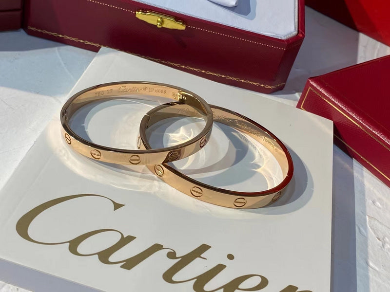 Angled view of Cartier unisex jewelry piece