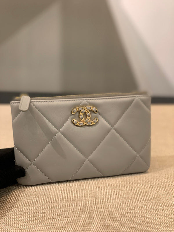  mid purse view 1