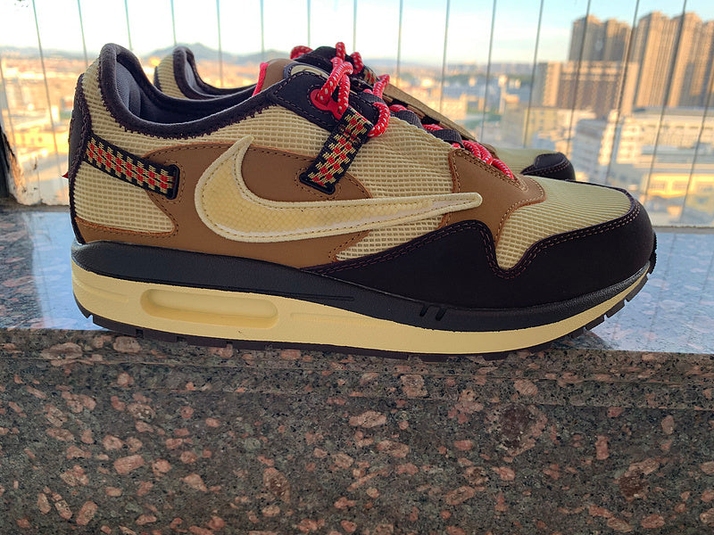 Nike Men's & Women's Designer Low-Top Shoes — Style 197 side view