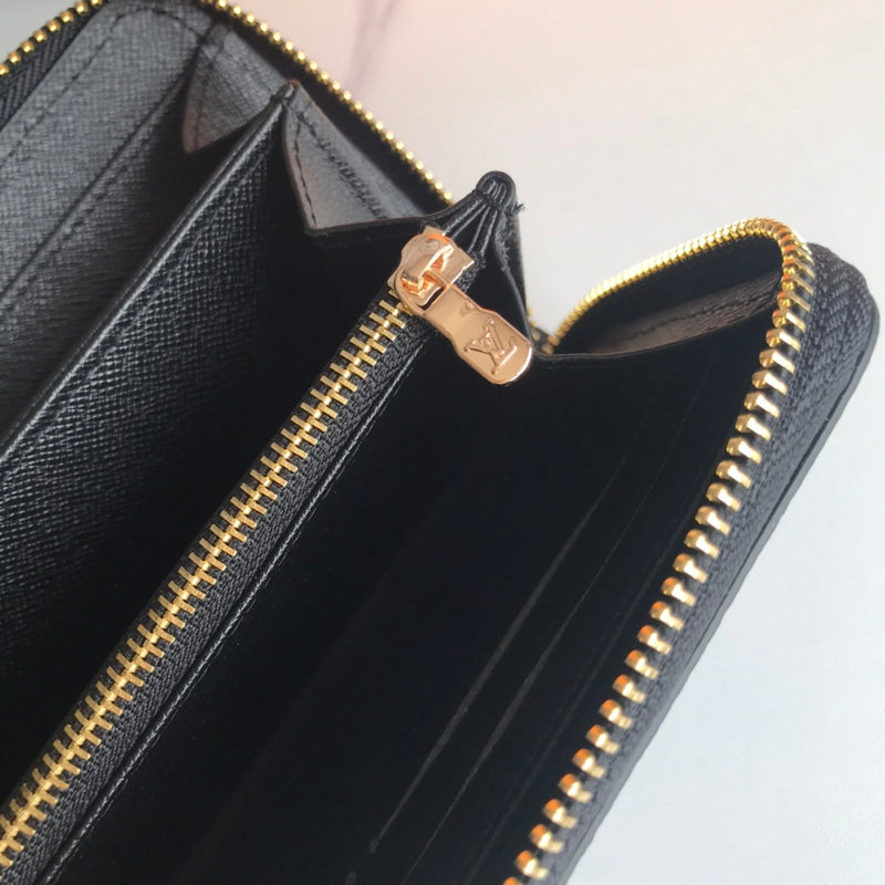 Styled lifestyle shot of structured sleek women's handbag – women's everyday handbag