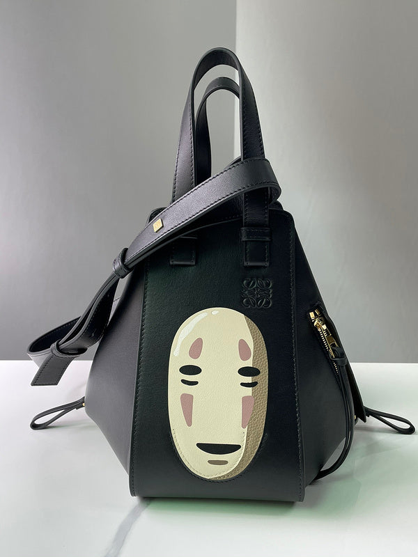 Ziva's Charm handbag – detail view (13.5cm*25cm*30cm)