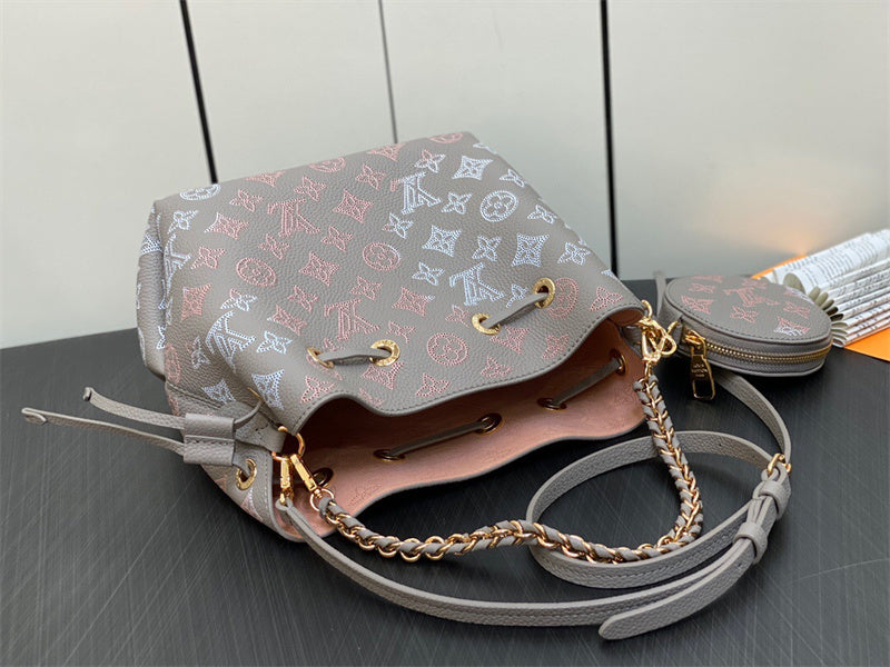  Minimalist structured bag carried on shoulder