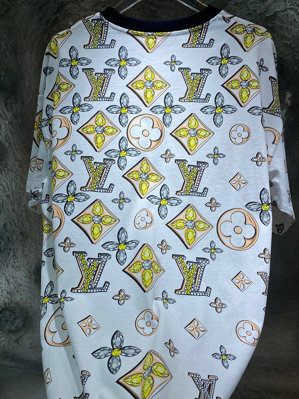 Full styled look of Louis Vuitton cotton t-shirt with runway-inspired design